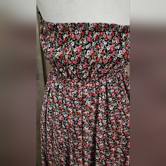 KIMCHI BLUE Ditsy Floral Strapless Sundress In Pink/red Multi. Size S - Picture 3 of 14